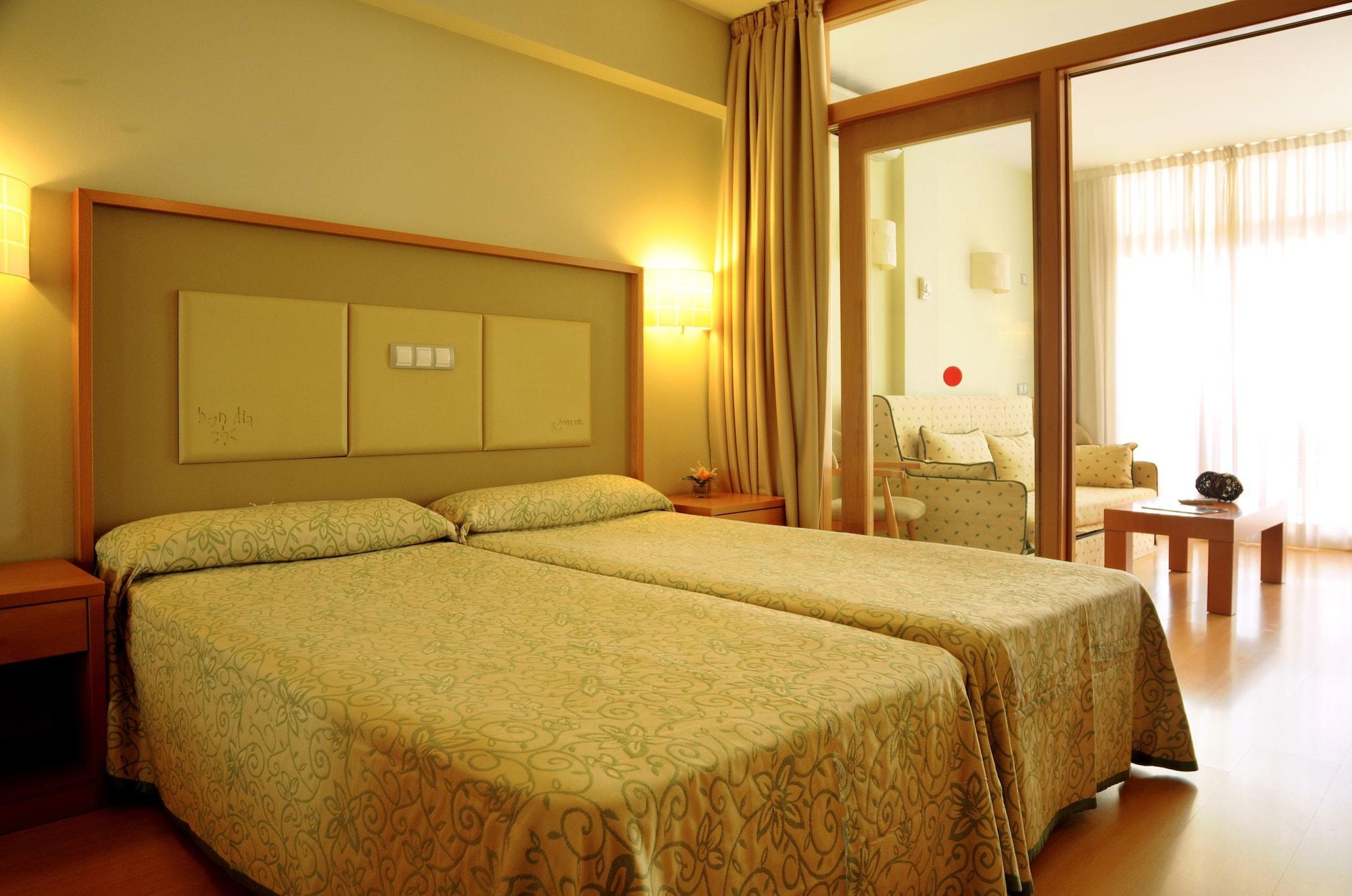 Evenia Olympic Suites Lloret de Mar Exterior photo